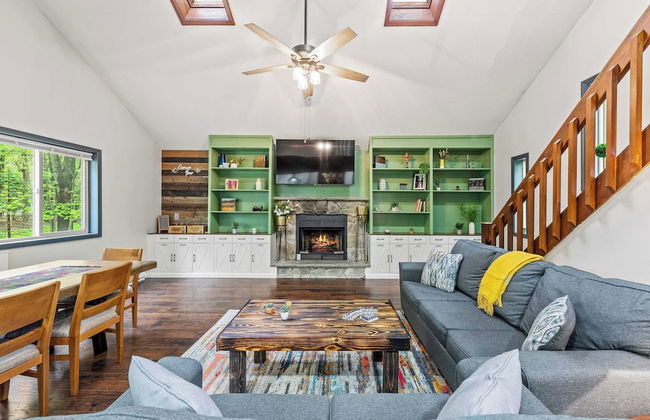 The Tranquil Trails by Avantstay Lake Access, Deck, Fireplace - Foto 2