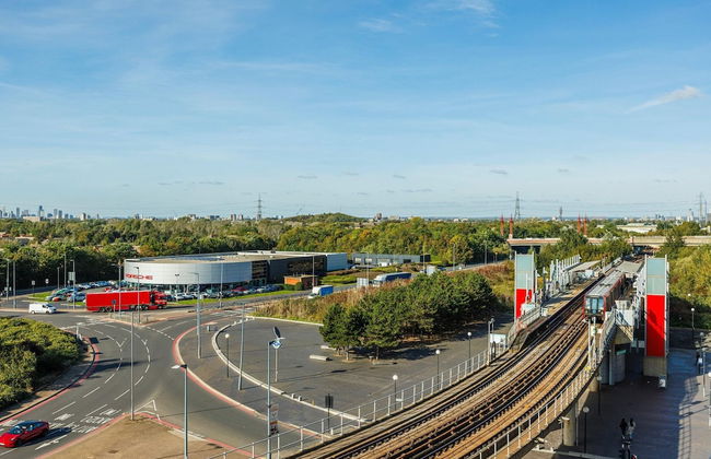 Newly Built 2 Bed Apartment By London City Airport - Foto 14