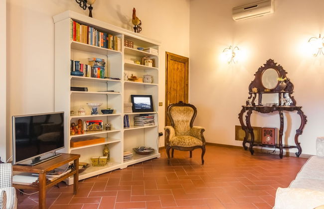 Holiday Home in Town Center with Pool, Garden, Hot Tub - Foto 7