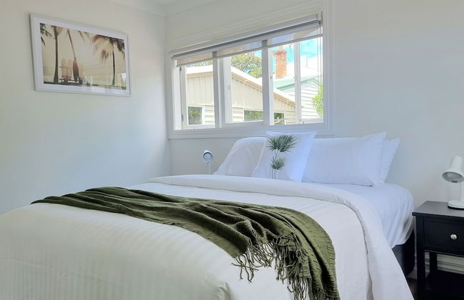 Cheerful 5 - Bedroom Home - Free Parking - Foto 3