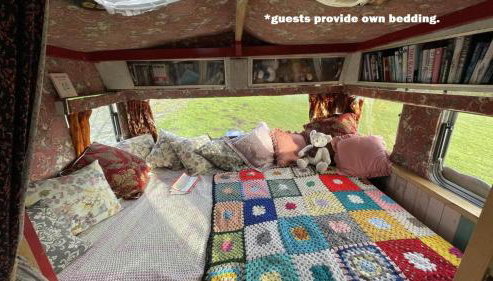 2 x Double Bed Glamping Wagon at Dalby Forest - Foto 4