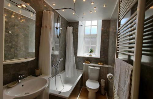 The Joseph - Exclusive Use - ROOM ONLY option - Photo 17