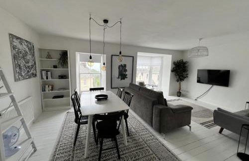 A stunning 2 bed apartment - Photo 8