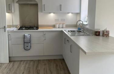 Four Bedroom House By Brookland Stays Serviced Accommodation Short Lets Leeds With Free WiFi - Foto 9