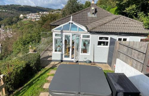 The Crest Hillside Retreat With Hot Tub - Foto 12