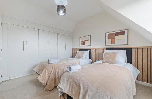 4Bed 3bath Bedford Sleeps 7 Driveway parking for 2 - Foto 2