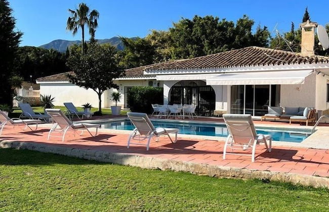 Villa Scenic with Private Pool- Sleeps 8 - Photo 18