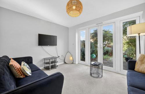 Spacious 4BR Newport Home - Ideal for Families & Groups - Foto 1