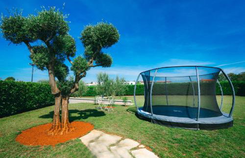 Villa Silvia for 10 people with infinity pool and large playground - Foto 7