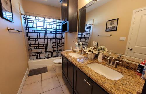 4 BR Smart Luxe Condo, Gated Community, Pool View, Mins to Costco & Top Golf - Foto 9