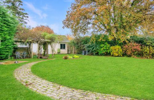 Beautiful Country House with Forest View & Garden - Foto 36