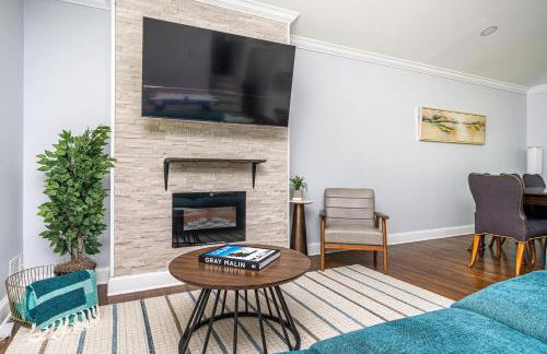 NEW Spacious Decatur Oasis w Fire Pit, Mins to ATL - Foto 4