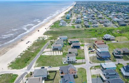 Beautiful Front Row Views - Tiki Bar - Playground - Foto 29