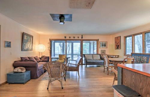 Idyllic Northport Cottage, Walk to Lakeside! - Foto 7