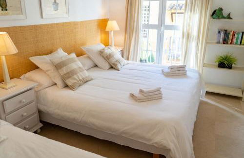 Apartment, front line beach, in Las Arenas, Bahía de Marbella - Photo 39