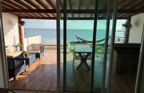 De frente para o mar com a comodidade de acesso as 5 suites climatizadas todas no Terreo - Foto 3