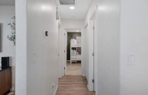 3 BD retreat w. free heated pool - Foto 25