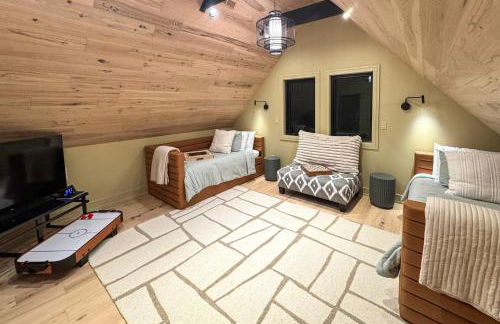 Walk to Lake! Modern Wisconsin Home with Patio - Foto 24