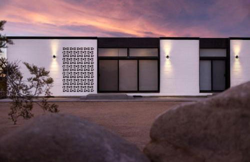 Neutra Home Joshua Tree Luxury Retreat Pool and Spa - Foto 1