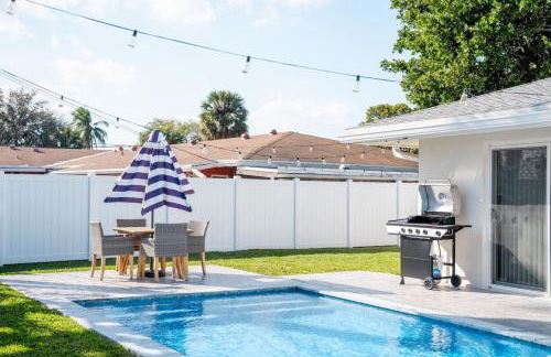 Luxe 6 Bed Heated Pool Villa I 5 min to Beach I BBQ - Foto 55