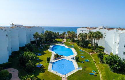 MARBELLA BANUS SUITES - Banús - Playa Rocio - Beach Access Complex -3BD-3BA - Direct Access to the Sea - Outdoor Terrace - 3 min Walk to Puerto Banús Marina - Walk to Beach & El Corte Ing Luxury Shopping - Ideal for Families - Foto 10