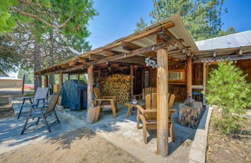 Rustic Cabin with Patio 8 Mi to Kings Canyon Park - Foto 17