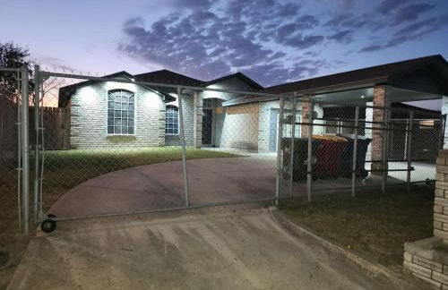 Home close to spacex, starbase and airport - Foto 38