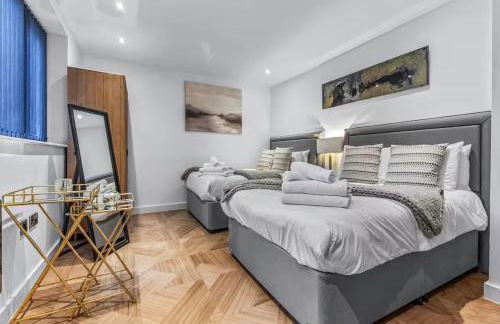 Super King Penthouse Minutes from Arndale Centre - Pass the Keys - Foto 20