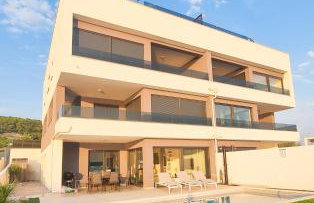 Luxury Beach Apartment Adria with Private Pool and Sea View - Photo 2