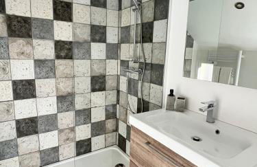 Le Ptit Gite de Chablis - Maison avec Cour en Centre-Ville - Foto 6