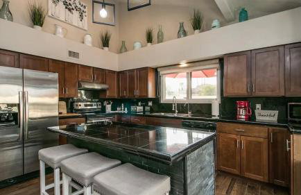 Spectacular Hilltop Home W/resort Like Backyard! - Foto 72