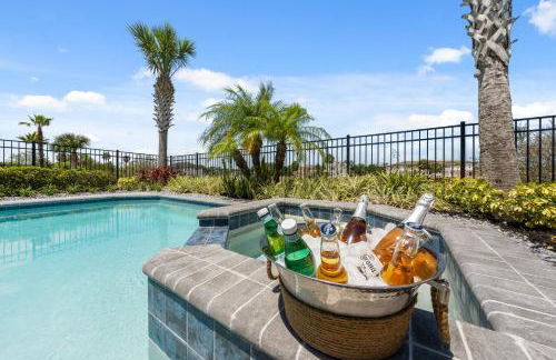 Boutique Luxury Home, Private Pool Close to Disney REU101 - Foto 123