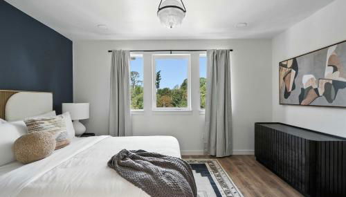 Kerns 6BR - New Spanish Style Group Stay - Photo 3