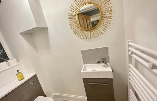 Modern 3 bed House with two bathrooms! Free parking! - Foto 10