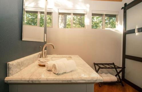 Gorgeous Glamping Yurt for a Unique Romantic Getaway near Austin - Foto 16