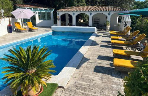 villa spacieuse piscine jacuzzi 8 chambres 16 couchages - Foto 1