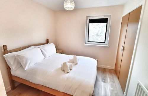 King Street, free parking and WiFi 2 bed by Lains Lettings - Photo 5