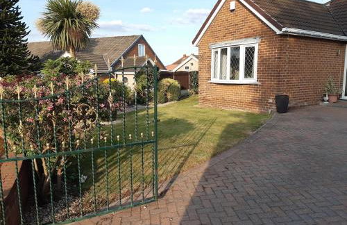 Spacious modern three Bedroom Bungalow ample parking - Foto 48