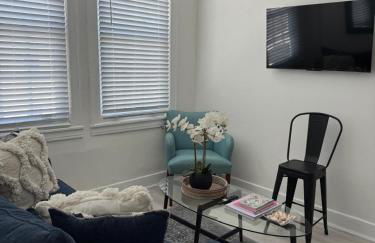 2BR Beachside Retreat with Pool - Foto 47