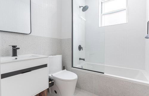 Modern Duplex Escape w Backyard - Foto 16