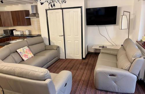 The Workshop - Photo 22