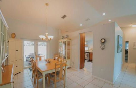 Poolside Miami Paradise with BBQ & Outdoor Lounge - Foto 17