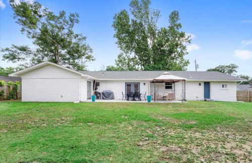 Ranch Home Gem 5BR Home Sleeps 12 with Game Room - Foto 38