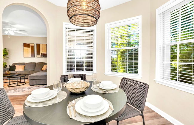 Upstay - Modern Family Apartment w Pool Hot Tub - Foto 12