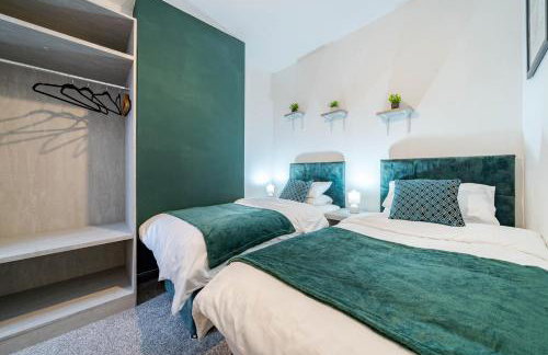 Spacious 3-Bedroom Home Near City Centre with Parking - Foto 18