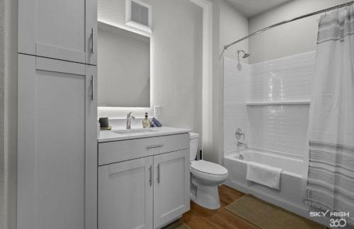 Trails End Here, King Bds, Lux Apt with Gym Access - Foto 25