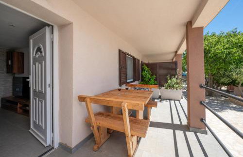 Family-friendly apartments with swimming pool Lukovo Sugarje, Karlobag - 24896 - Photo 35