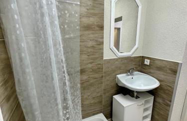 Neuwertiges Apartment mit schnellem WLAN, Glasfaser, Kostenlose Privatparkplatz auch für Transporter geeignet R2 - Foto 9