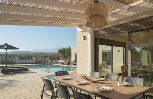 CaMa Villa, Pool, Landmark Views & Iconic Design, By ThinkVilla - Foto 9