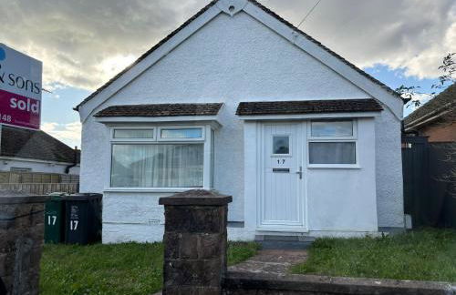 Brighton Bungalow Spacious 3BR, contractor friendly, close to University & near AMEX Stadium, parking,free WIFI,Garden & BBQ, Mobility challenged friendly - Foto 23